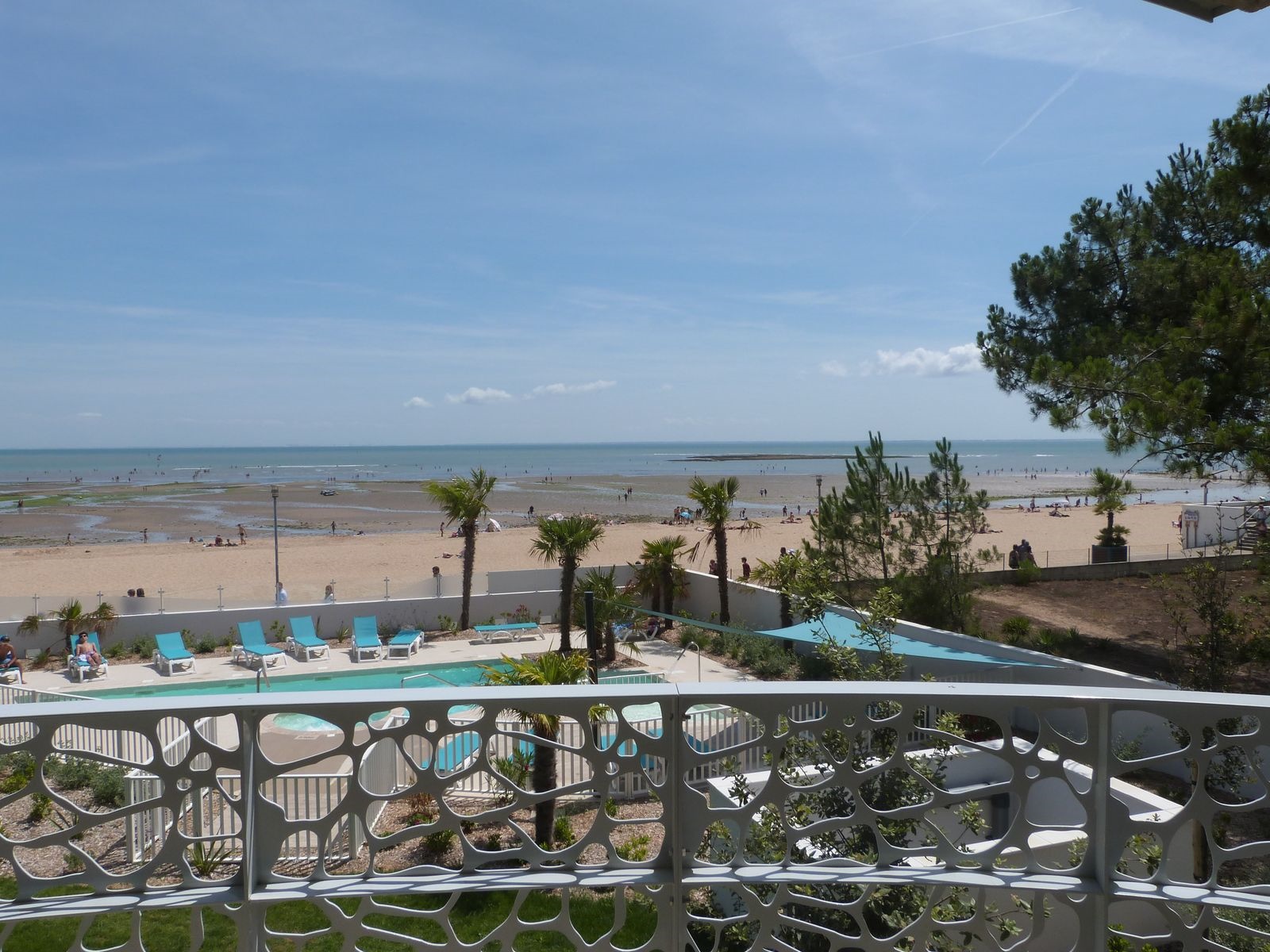 Appartement vue mer pour 2 à 6 pers, au 1er étage avec balcon, 2 chambres, accès direct plage, gamme LUXE